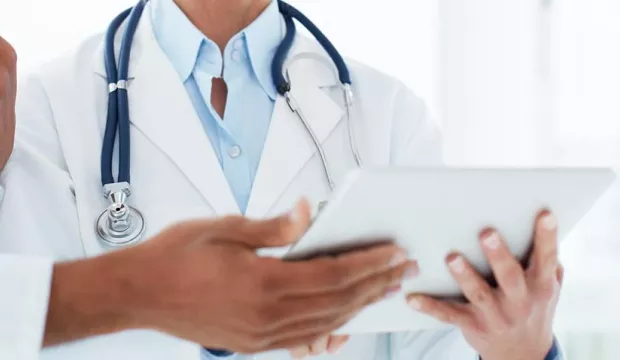 La consultation mixte rhumatologue dermatologue