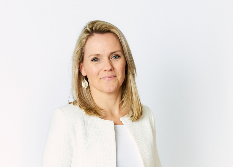 contact Nina Ruisbroek