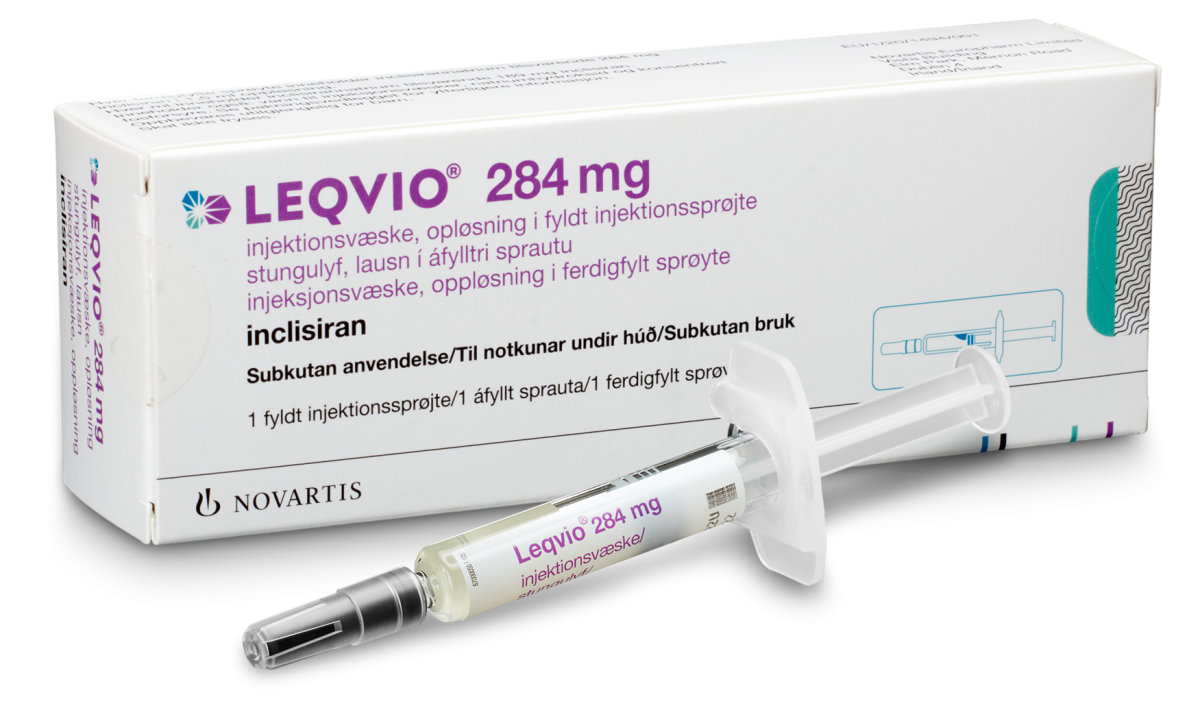 leqvio_produktbild_0.png Bild på förpackning och spruta Leqvio