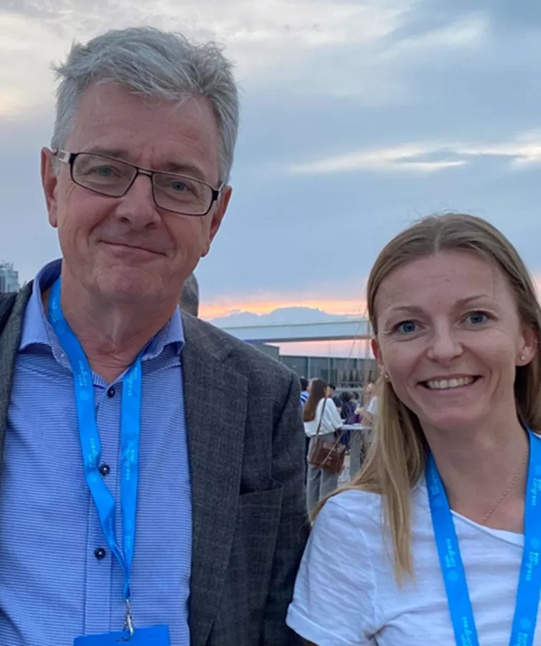 Bild på Jan Lycke och Lenka Novakova från ECTRIMS 2025